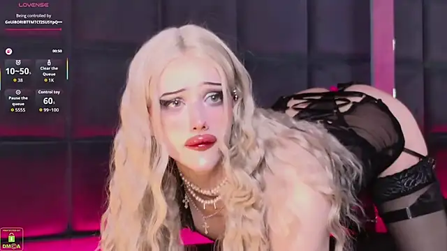 RoxyKyper online show from December 19, 2025, 3:41 pm