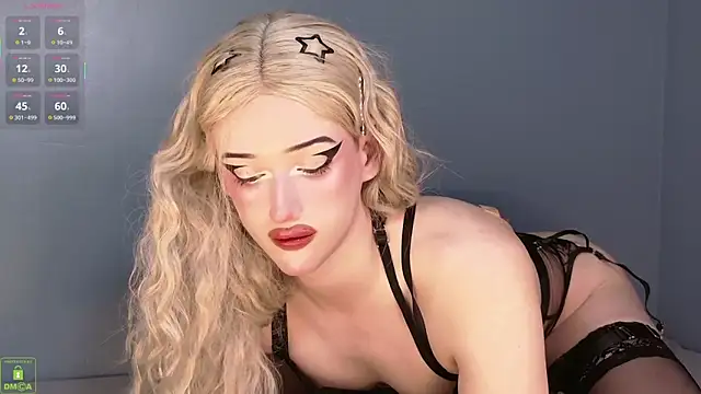 Snapshot of RoxyKyper chatting on February 9, 2026, 9:52 pm RoxyKyper online show from February 9, 2026, 9:52 pm