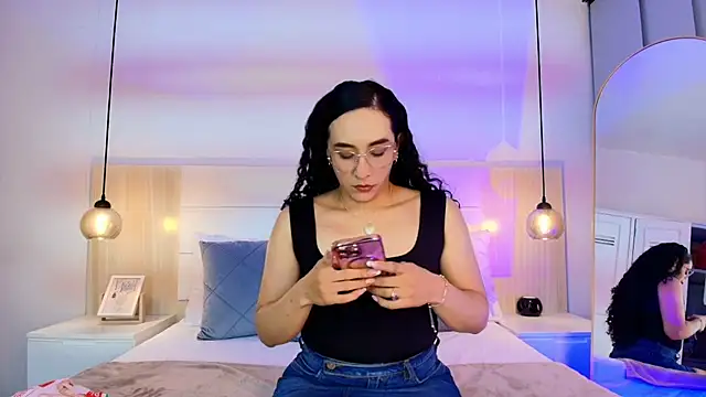 alehia cute online show from November 18, 2025, 10:14 pm