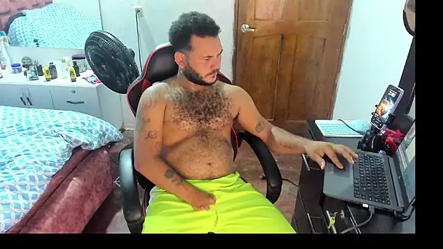 Snapshot of Alex_Dancy5 chatting on September 9, 2025, 6:40 pm Alex Dancy5 online show from September 9, 2025, 6:40 pm