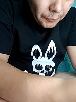 fboycdjuaez online show from April 15, 2026, 10:32 pm