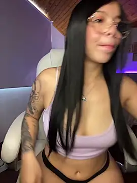 Snapshot of Maddy_Piink chatting on October 20, 2025, 6:30 pm Maddy Piink online show from October 20, 2025, 6:30 pm