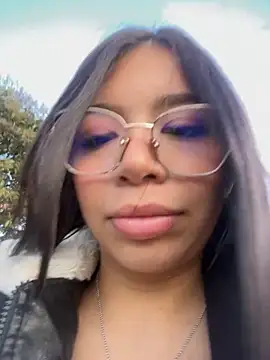 Snapshot of Maddy_Piink chatting on November 7, 2025, 9:48 pm Maddy Piink online show from November 7, 2025, 9:48 pm