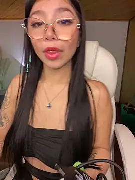 Maddy Piink online show from November 16, 2025, 10:37 pm