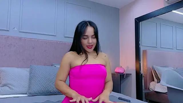 Camila Hill  online show from April 27, 2026, 1:20 pm