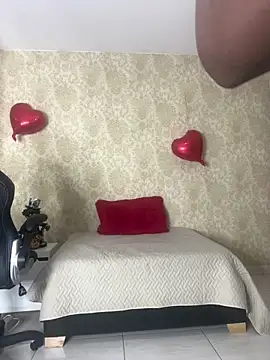 MorenaLush Eup online show from April 15, 2026, 1:01 am