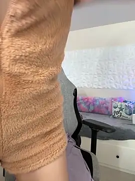 Snapshot of fantasyxwolf chatting on December 1, 2025, 12:10 pm fantasyxwolf online show from December 1, 2025, 12:10 pm