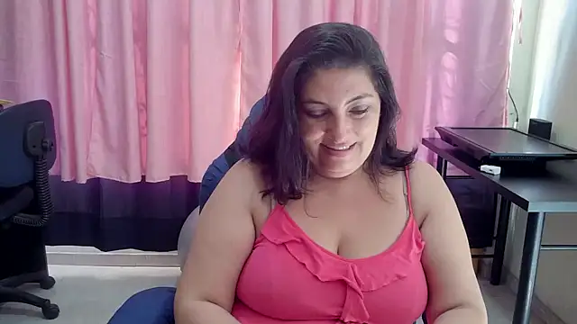 lina maria99 online show from February 26, 2026, 1:43 pm