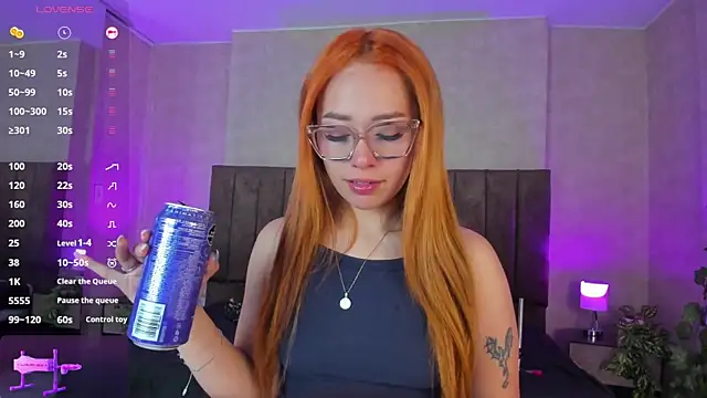 LanaMills  online show from September 21, 2025, 3:41 am