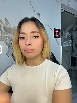 LanaMills  online show from May 15, 2026, 5:25 am