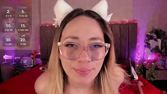 Snapshot of LanaMills_ chatting on July 17, 2026, 4:30 am LanaMills online show from July 17, 2026, 4:30 am