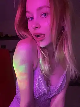OctaviaJoy online show from October 16, 2025, 2:07 pm