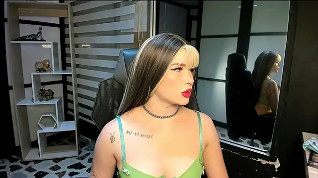 AphroditeSweet online show from November 14, 2025, 9:35 pm