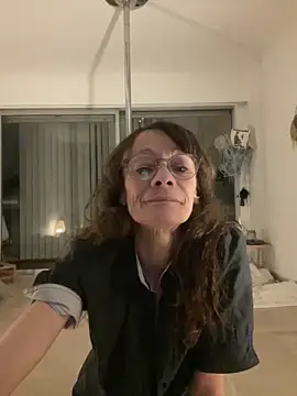 Snapshot of Chris06d22@xh chatting on March 3, 2026, 9:21 pm Chris06d22xh online show from March 3, 2026, 9:21 pm