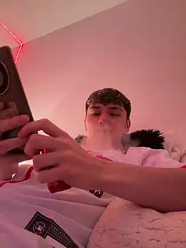 Snapshot of mathias_18 chatting on April 7, 2026, 2:01 am mathias 18 online show from April 7, 2026, 2:01 am