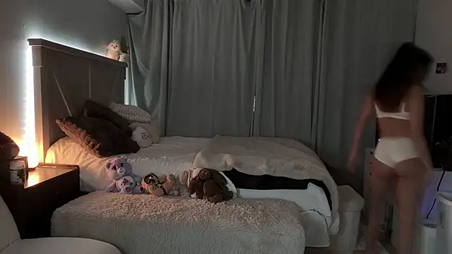 Snapshot of emmyfawn chatting on March 26, 2026, 3:45 am emmyfawn online show from March 26, 2026, 3:45 am