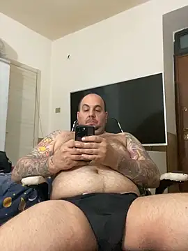 Snapshot of Roma84000 chatting on September 15, 2025, 10:10 pm Roma84000 online show from September 15, 2025, 10:10 pm