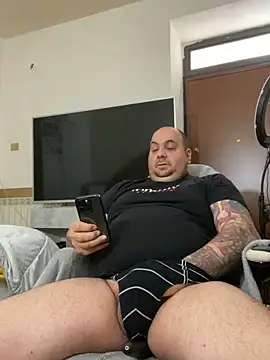 Snapshot of Roma84000 chatting on April 14, 2026, 3:18 pm Roma84000 online show from April 14, 2026, 3:18 pm