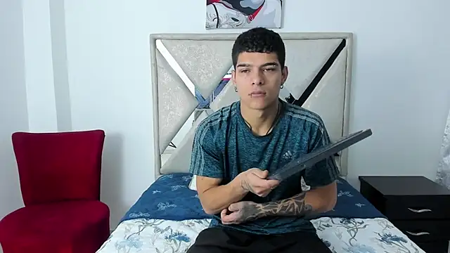 wyatt 3 online show from December 15, 2025, 1:37 pm