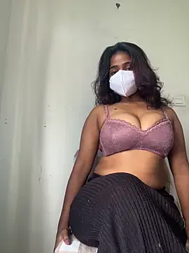 Hot-Honey20 online show from May 28, 2026, 6:43 am