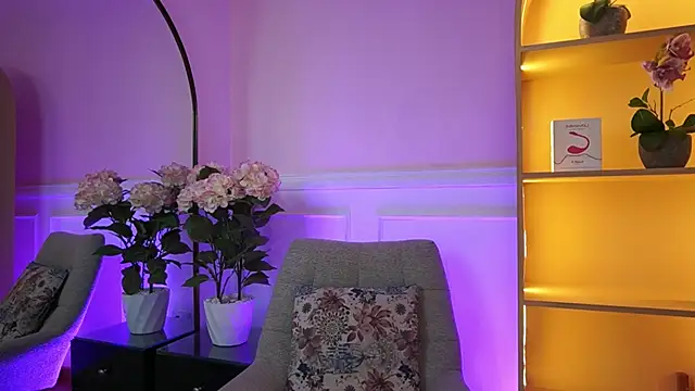 MilaCrave online show from February 26, 2026, 11:53 am