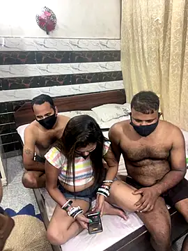 Snapshot of Cute_plak02 chatting on September 17, 2025, 5:03 pm Cute plak02 online show from September 17, 2025, 5:03 pm