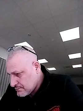 Hisnimin online show from March 19, 2026, 11:42 pm