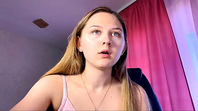 Snapshot of Smoke_mama chatting on September 14, 2025, 12:15 pm Smoke mama online show from September 14, 2025, 12:15 pm