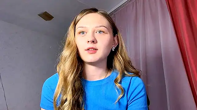 Snapshot of Smoke_mama chatting on September 18, 2025, 4:42 pm Smoke mama online show from September 18, 2025, 4:42 pm