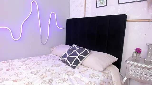 MIAROGGERS online show from September 25, 2025, 3:10 am