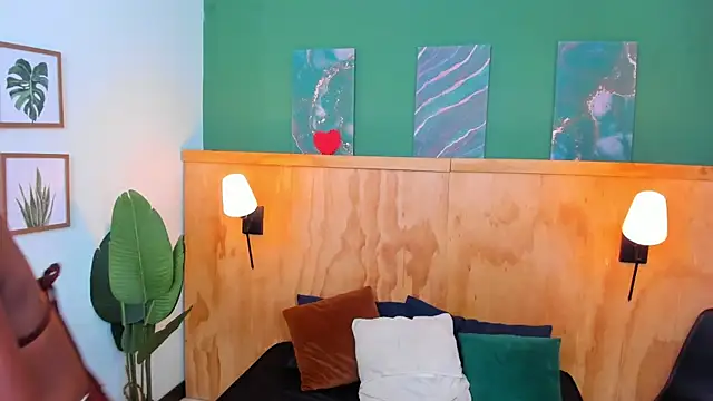 halleylorens online show from October 11, 2025, 7:12 pm