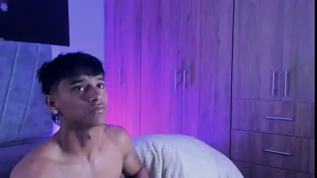 ZYZZ1312 online show from September 13, 2025, 7:24 pm