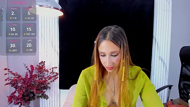 Snapshot of MONIK_FOX_CR chatting on October 1, 2025, 8:15 pm MONIK FOX CR online show from October 1, 2025, 8:15 pm