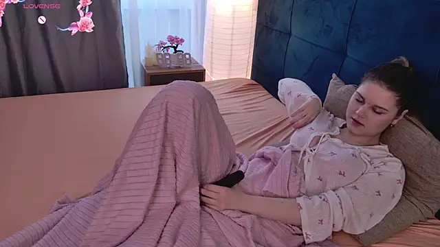 lisabaus online show from April 10, 2026, 6:18 am