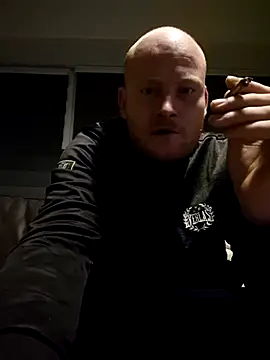 svenni2525 online show from October 28, 2025, 11:07 pm