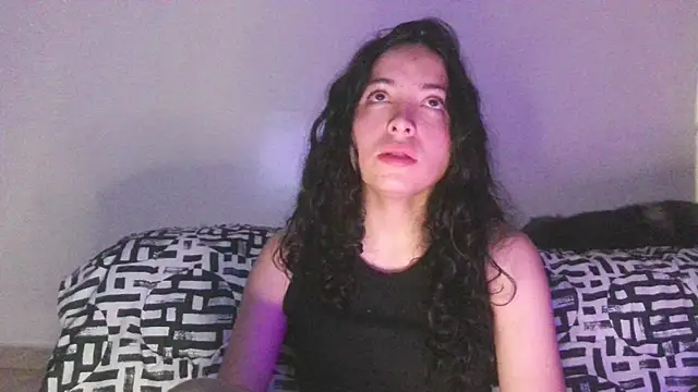 Snapshot of aliceclair_ chatting on October 28, 2025, 6:06 am aliceclair  online show from October 28, 2025, 6:06 am