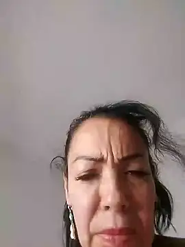 naiaratobon   online show from December 5, 2025, 10:46 am