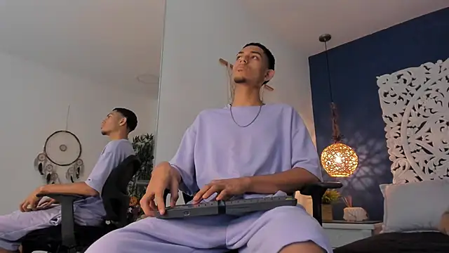 Snapshot of Adonis_WB chatting on October 10, 2025, 9:47 pm Adonis WB online show from October 10, 2025, 9:47 pm