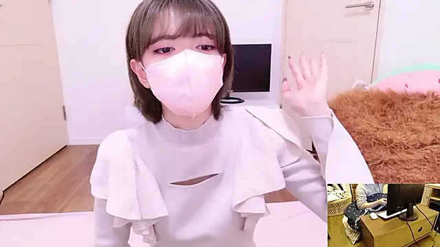 Azusa DoMybest online show from November 5, 2025, 3:17 am