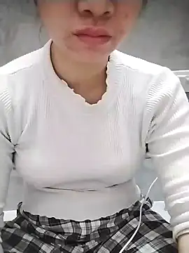 Mie rose online show from December 21, 2025, 2:13 pm