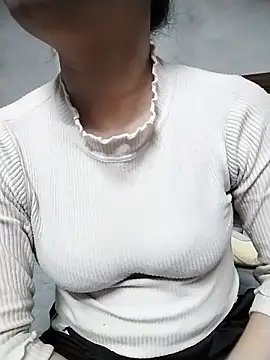 Mie rose online show from February 8, 2026, 1:36 pm