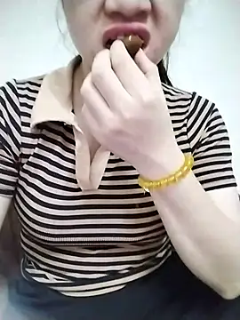 Mie rose online show from February 17, 2026, 6:32 am