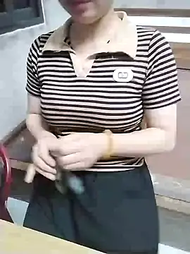 Mie rose online show from April 17, 2026, 12:57 am