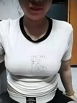 Snapshot of Mie_rose chatting on May 16, 2026, 1:21 pm Mie rose online show from May 16, 2026, 1:21 pm