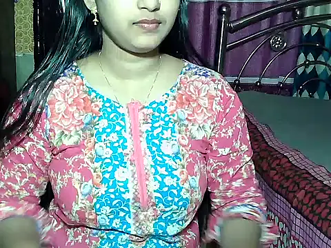 Snapshot of Hot-Hot chatting on February 2, 2026, 4:49 pm Hot-Hot online show from February 2, 2026, 4:49 pm