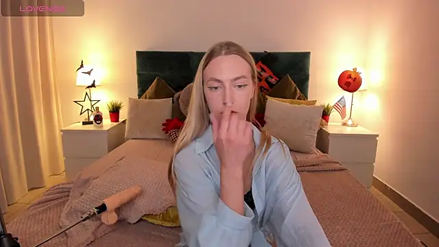 mishapallmer online show from October 26, 2025, 8:31 am