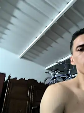 Snapshot of RejoinedLescol chatting on September 28, 2025, 8:20 am RejoinedLescol online show from September 28, 2025, 8:20 am