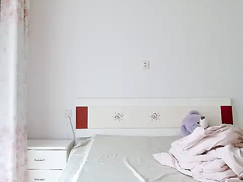 huihui520-- online show from September 25, 2025, 11:41 pm