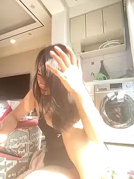 Mier-cn online show from December 3, 2025, 4:09 am