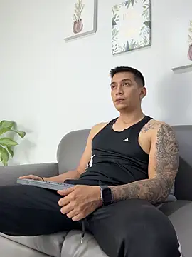 Snapshot of blackbullger_ chatting on September 27, 2025, 11:37 am blackbullger online show from September 27, 2025, 11:37 am
